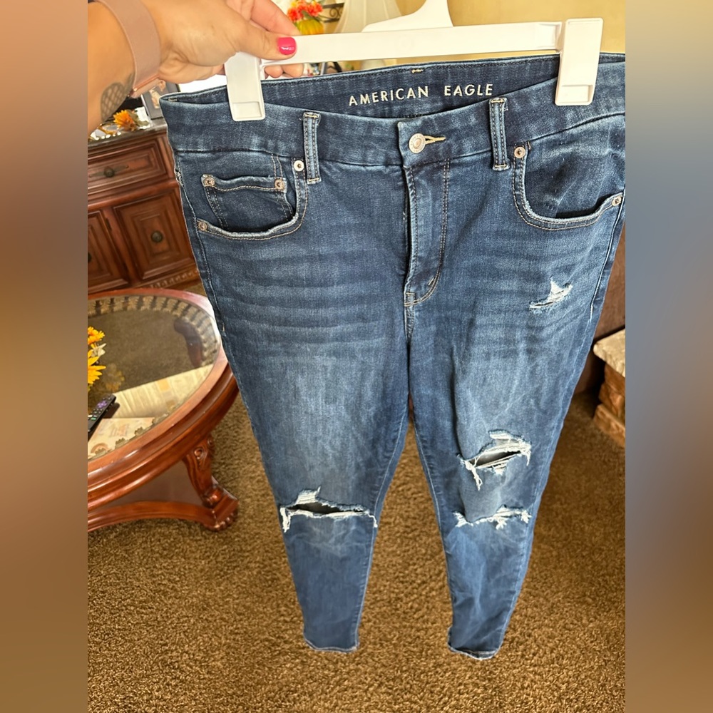 AMERICAN EAGLE SKINNY JEANS
